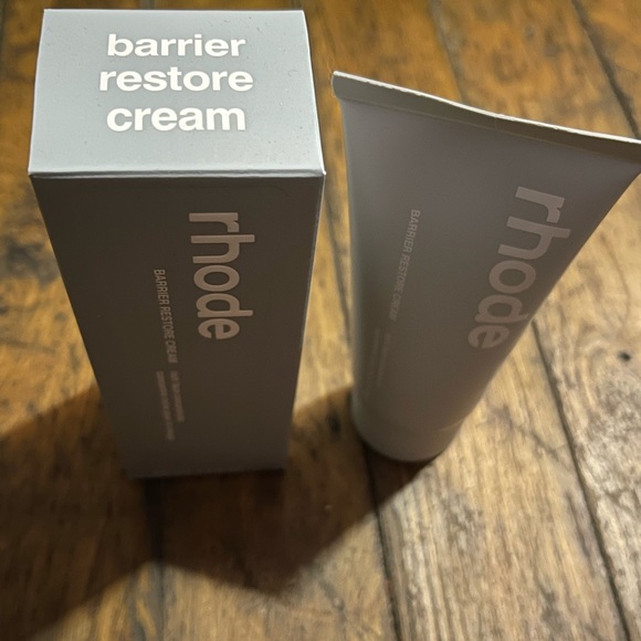 LAST ONE!! NIB!! RHODE SKIN BARRIER RESTORE CREAM (1.7fl Oz/50ML) - Picture 3 of 7